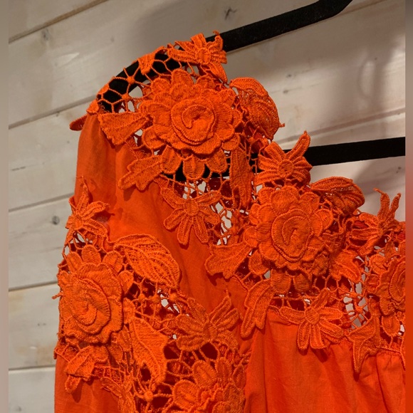 Fashion Concepts | NWT Red Top w Floral Lace - Picture 3 of 7